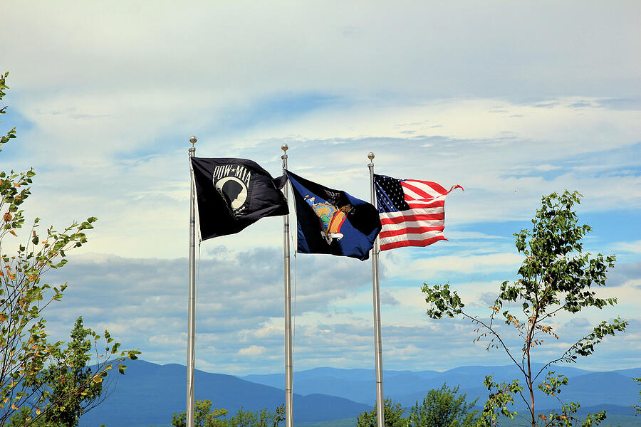 Flag Photograph - Minnewaska Flags at the Top by Robert McCulloch