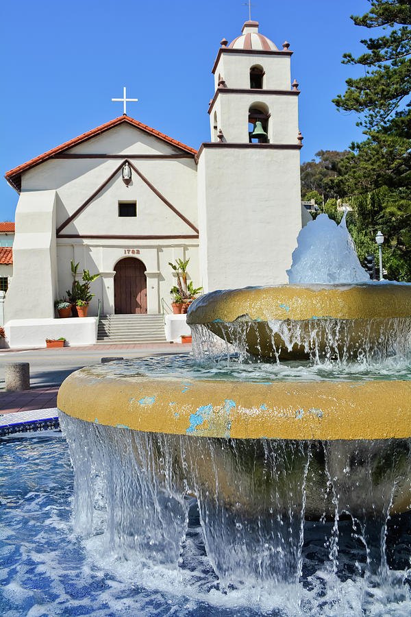 Mission San Buenaventura Photograph by Kyle Hanson