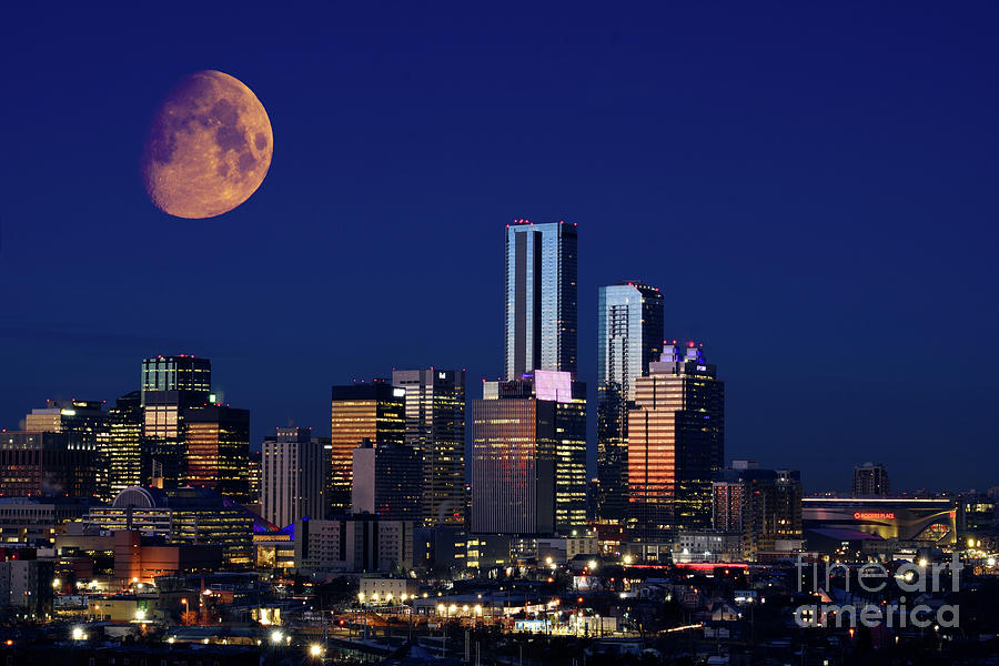 Moon Over Edmonton Downtown Skyline During Dawn Photograph by Terry Elniski