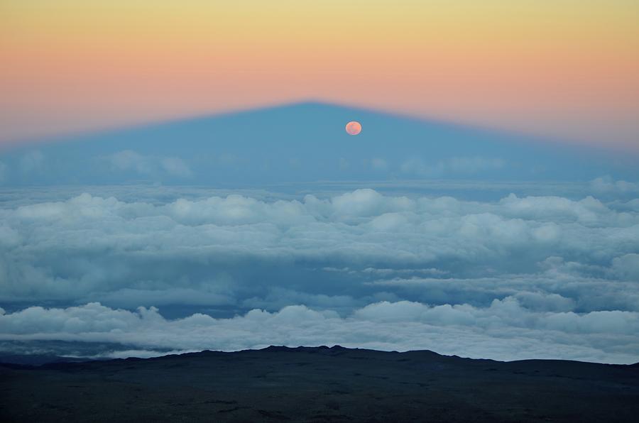 Moonrise in the Shadow of Mauna Kea Photograph by Heidi Fickinger