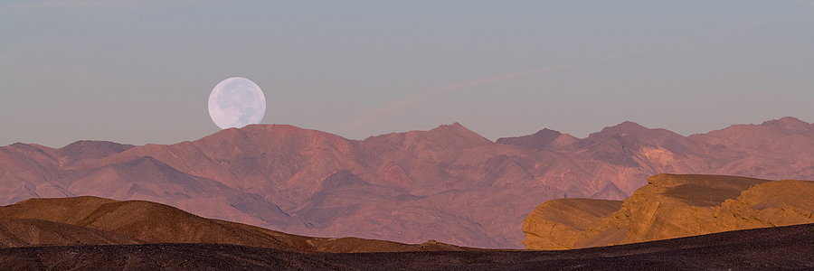 Moonset Over Death Valley Photograph by Loree Johnson