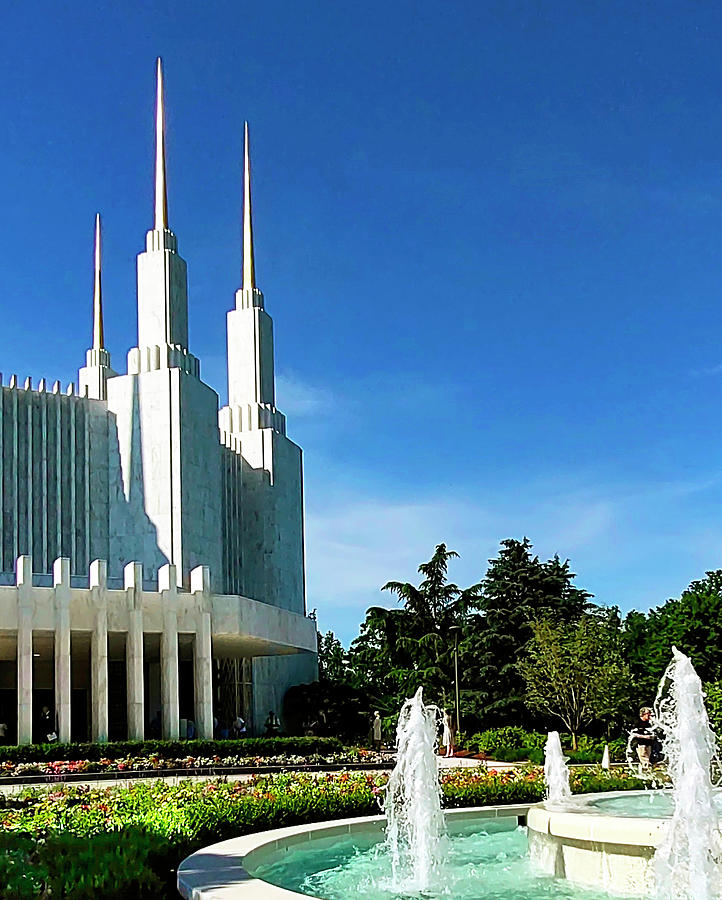 Mormon Temple and Water Fountain Photograph by Emmy Marie Vickers