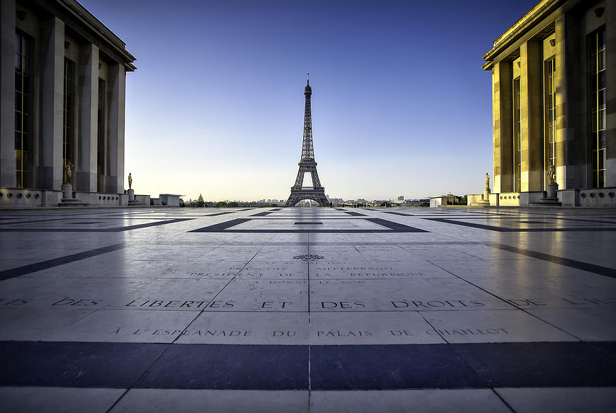 Morning light of Paris Photograph by PEC Photo