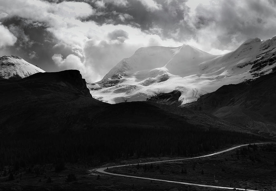 Mount Athabasca Road Photograph by Dan Sproul