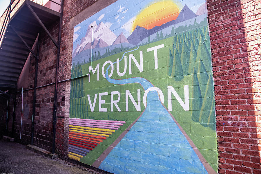 Mount Vernon on S 1st Street Photograph by Tom Cochran