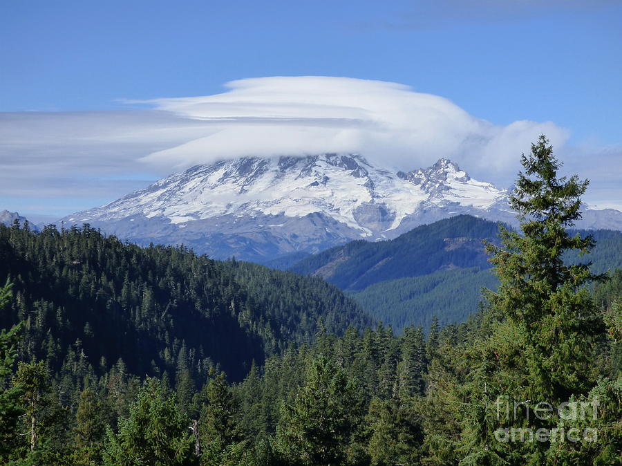 Mt Rainier Lenticular Cloud Photograph by Charles Robinson