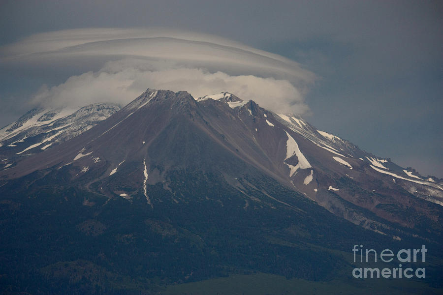 Mt Shasta Capped with Lenticular Clouds Photograph by Tony Lee