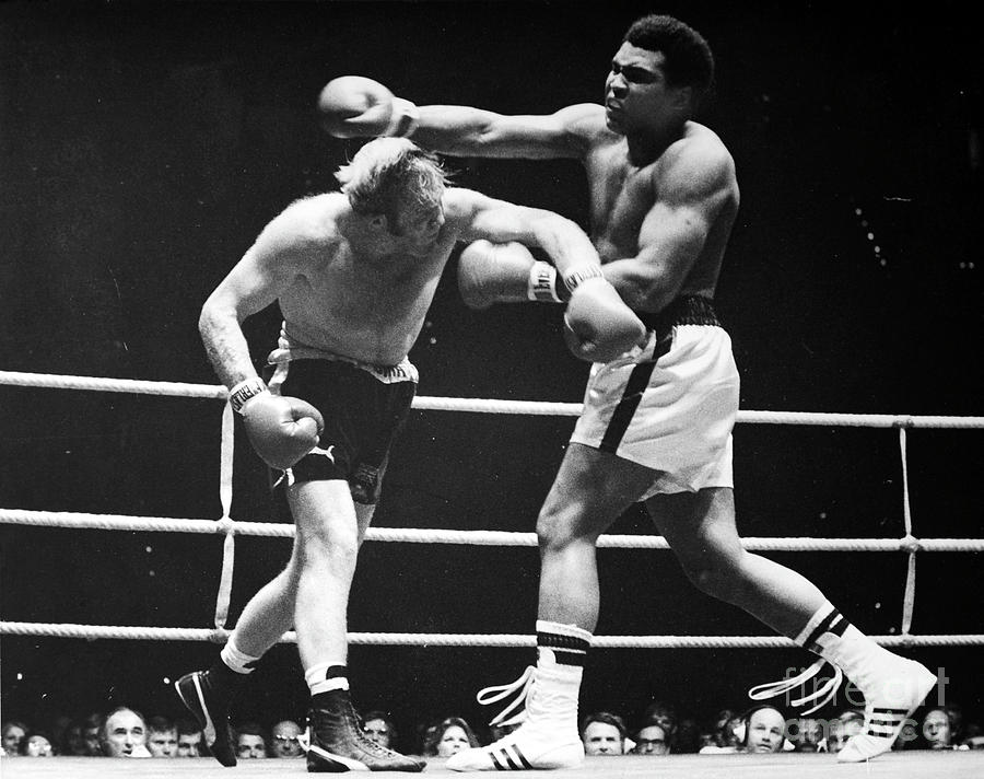 Muhammad Ali-Richard Dunn fight .Munich 24-5-1976 Photograph by Andrew ...