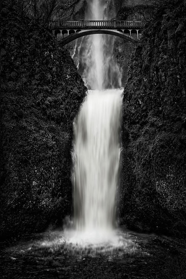 Multnomah Falls Photograph by Robert Woodward