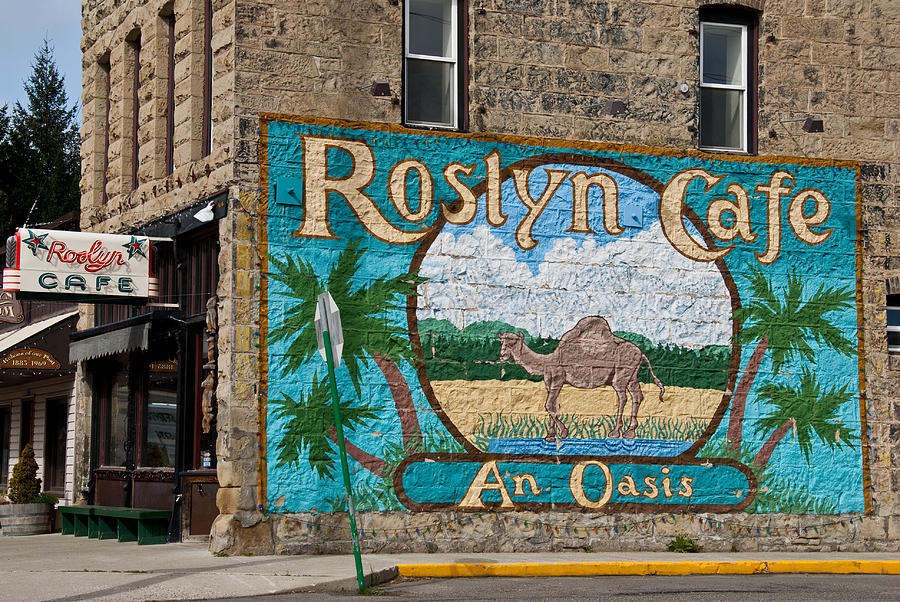Mural at the Roslyn Cafe Photograph by JeffGoulden