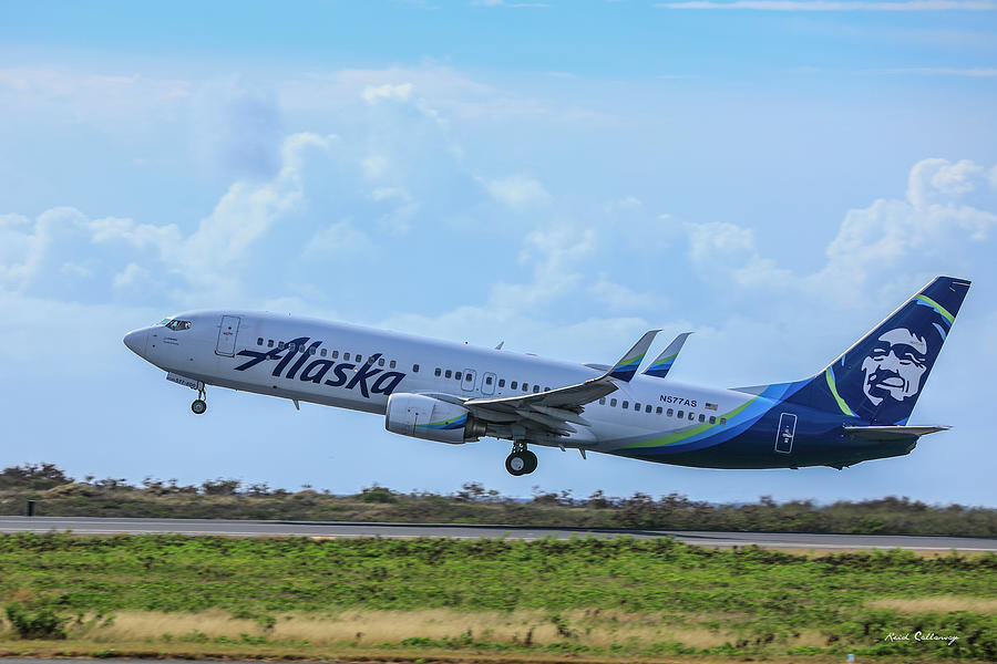 N577AS Alaska Airlines Boeing 737 Departing Honolulu International Airport Art Photograph by Reid Callaway