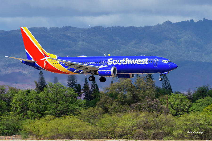 N8721J Southwest Airlines Boeing 737 Landing Daniel K. Inouye International Airport Honolulu Art Photograph by Reid Callaway