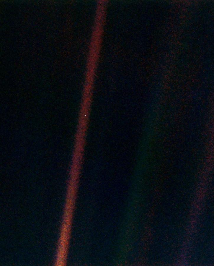 earth from voyager 1