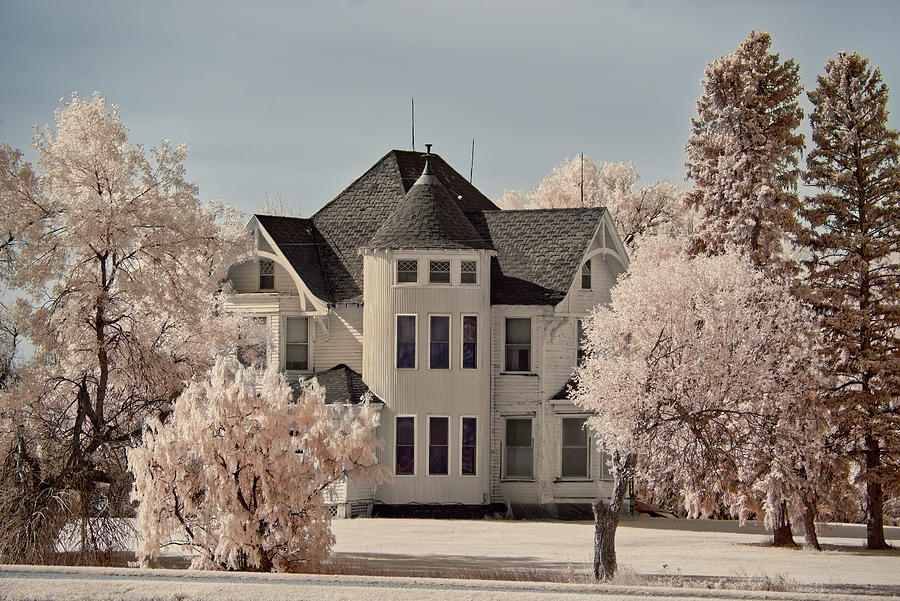ND Victorian Prairie Mansion near Leeds, ND Photograph by Peter Herman