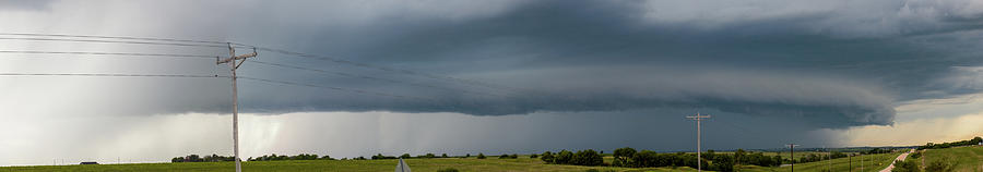Nature Photograph - Nebraska Shelf Cloud Madness 001 by Dale Kaminski