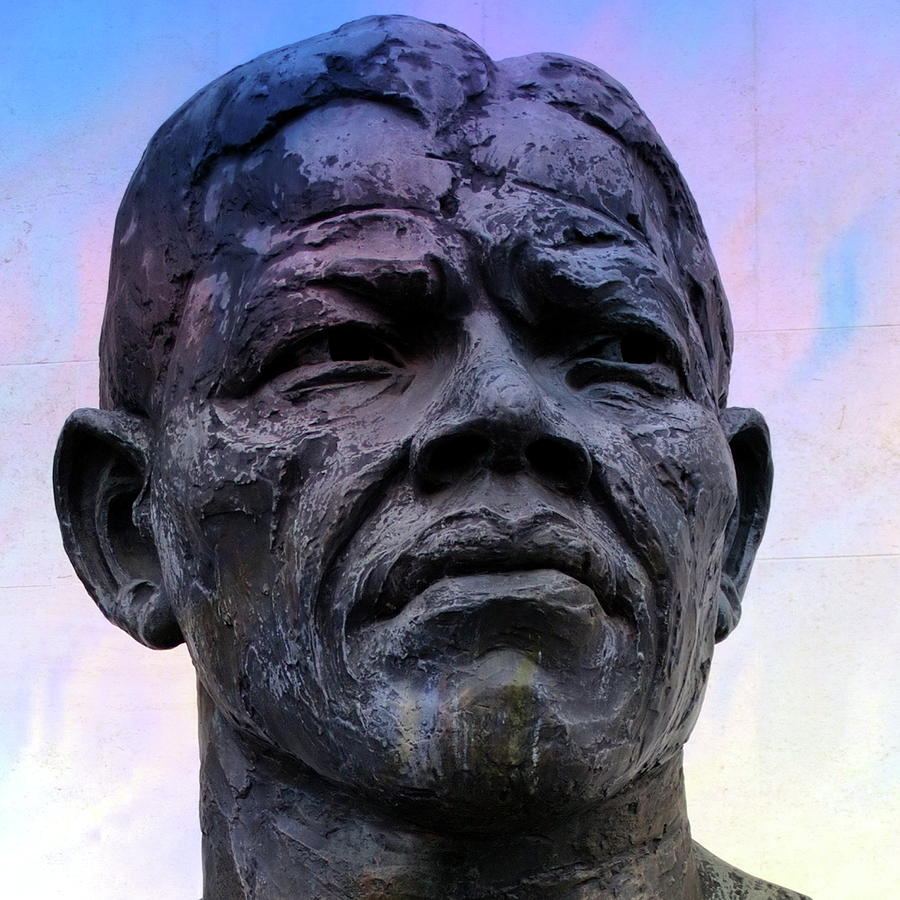 London Photograph - Nelson Mandela bust, London United Kingdom. by Luigi Petro