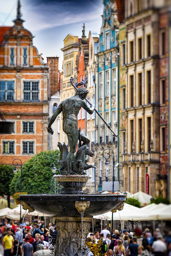 Neptun Fountain, Gdansk, Poland Photograph by ewg3D