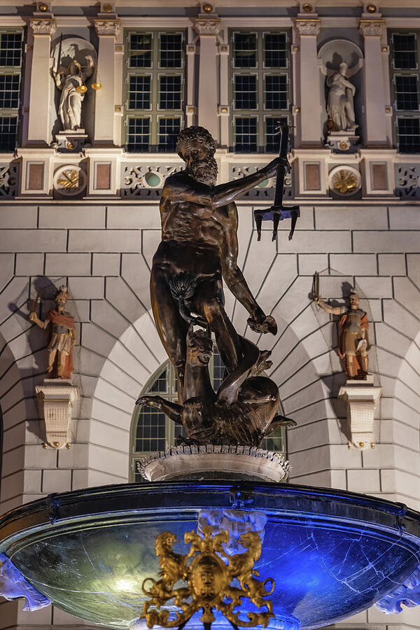 Neptune Fountain At Night In Gdansk Photograph by Artur Bogacki