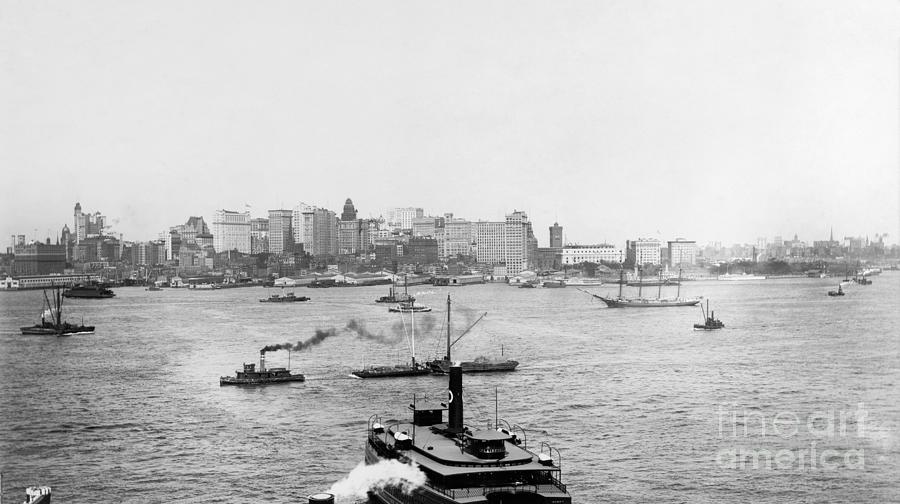 New York Harbor, 1905 Photograph by Irving Underhill