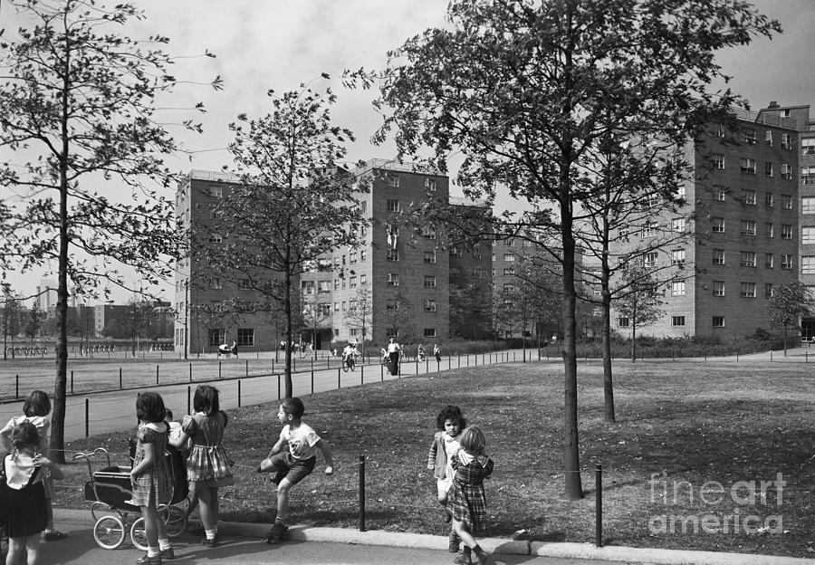 New York - Public Housing, 1951 Photograph by Gottscho Schleisner
