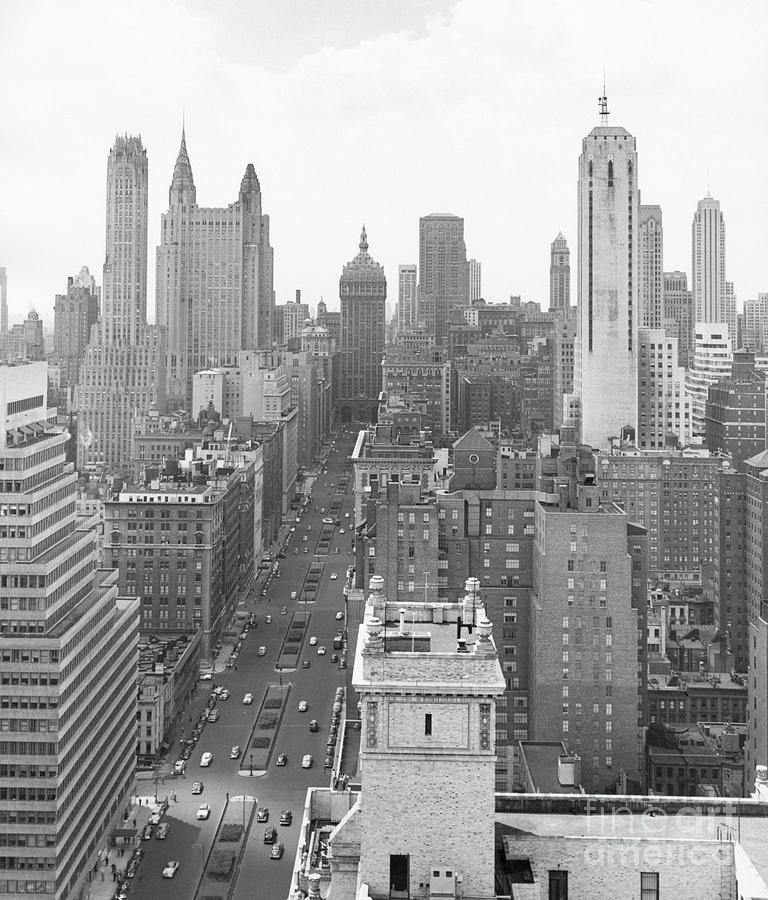 New York - View Of Park Avenue, 1950 Photograph by Angelo Rizzuto