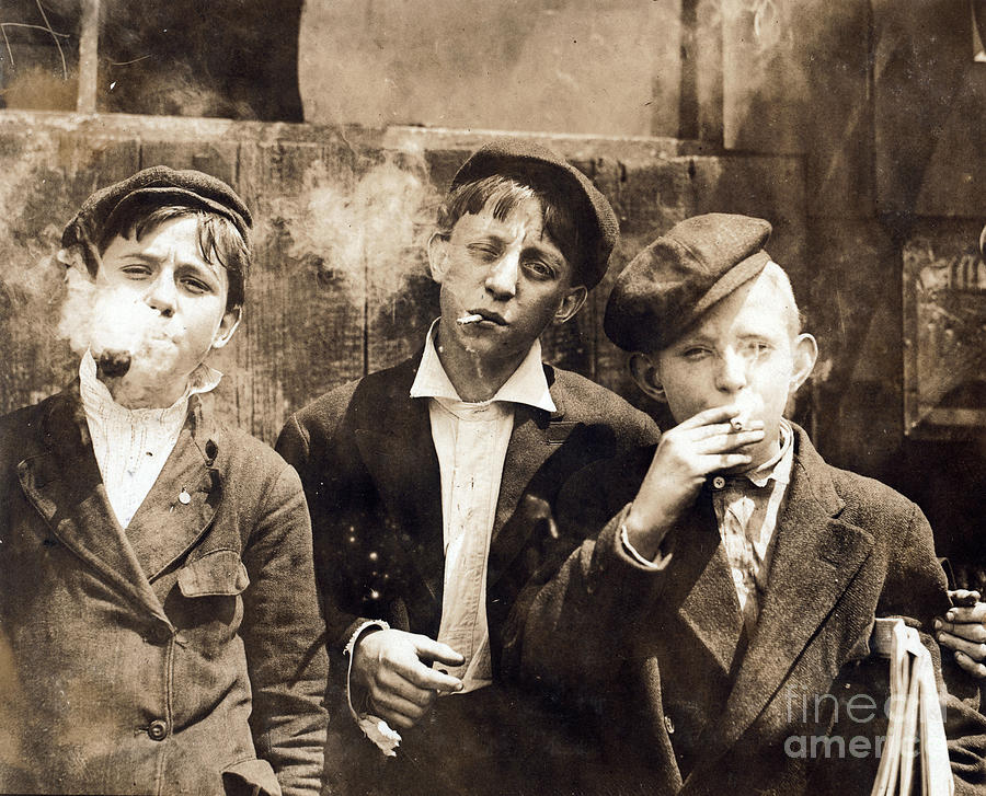 Newsboys Smoking, St. Louis, 1910 Photograph by Science Source