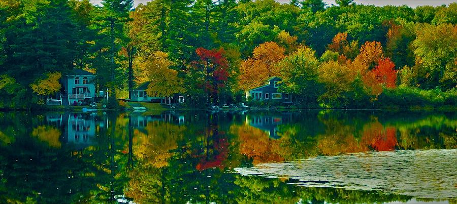 - NH Fall Lake House Photograph by THERESA Nye