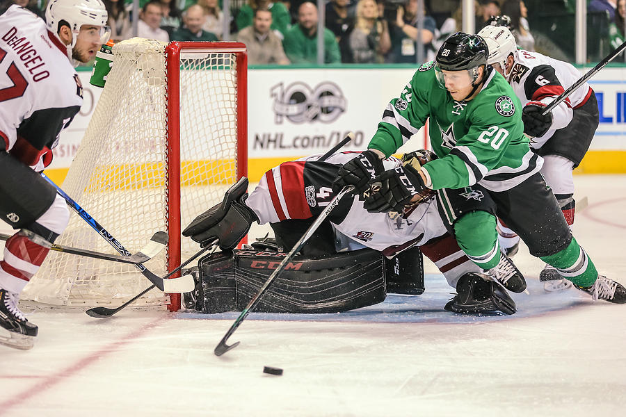 NHL: APR 04 Coyotes at Stars Photograph by Icon Sportswire