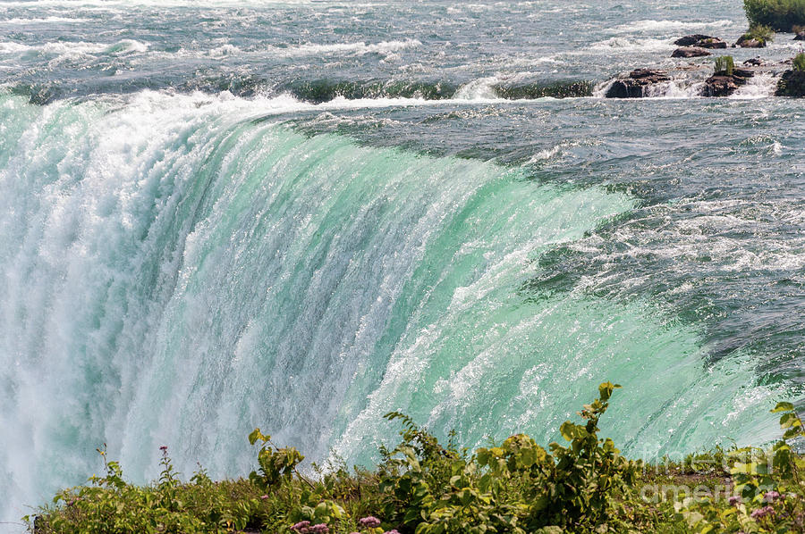 Nature Photograph - Niagara Falls #8 by H F