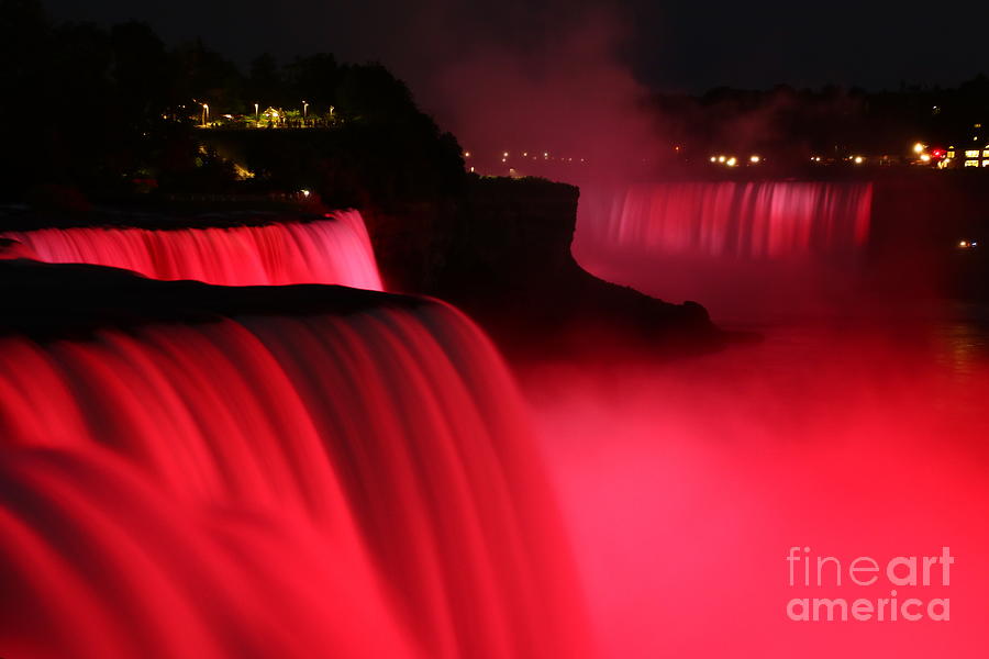 Niagara Falls in PiNK Photograph by Tony Lee