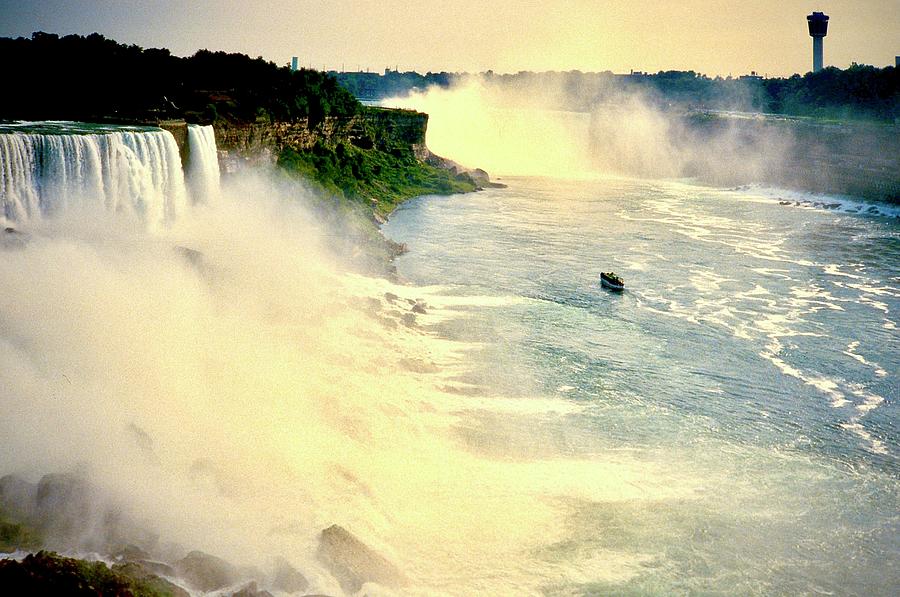 Niagra Falls 1984 Photograph by Gordon James