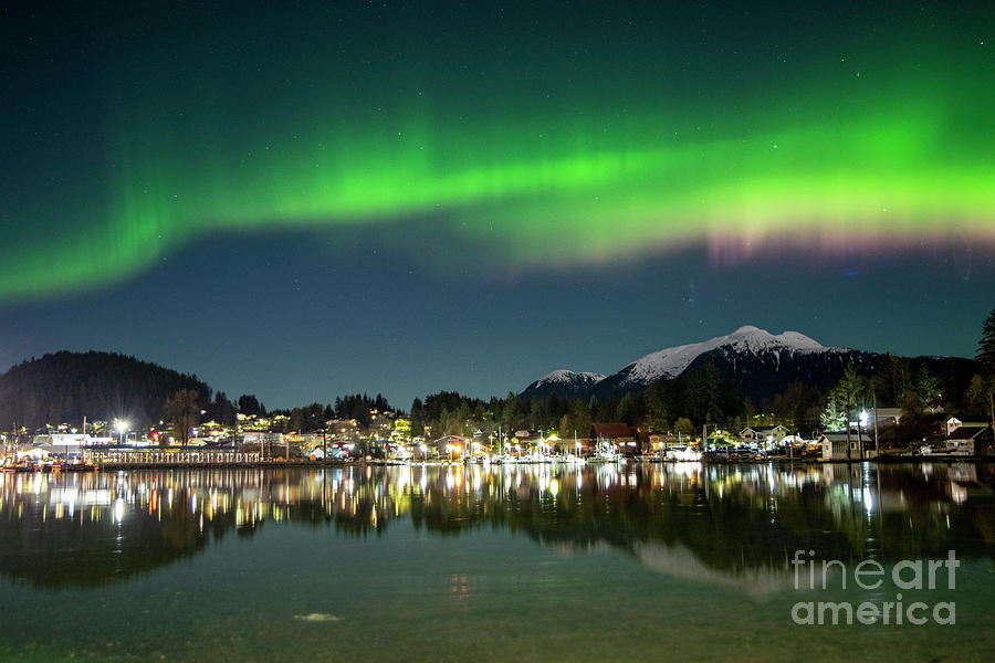 Green Lantern Photograph - Northern Lights 1 by Charity Hommel