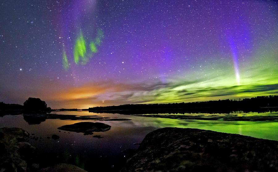 Northern Lights in Voyageurs National Park Photograph by Patrick Barron ...