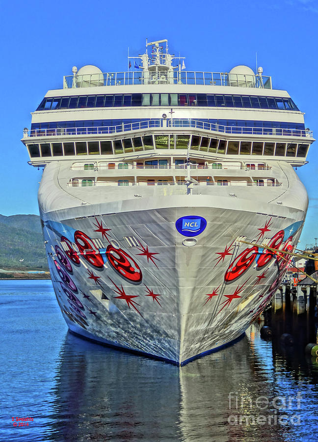 Norwegian Pearl Photograph by Steve Speights