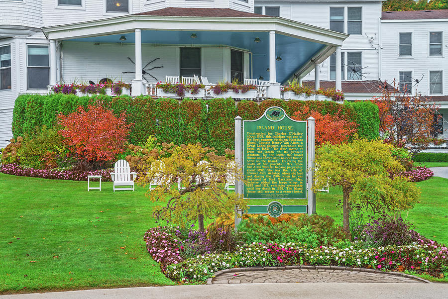 Notice The Skeleton Climbing Up The Wall. Ghastly Island House Built In