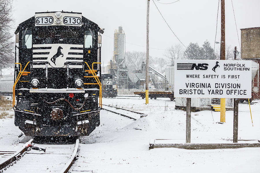 NS 6130 at the Bristol Yard Office Photograph by Greg Booher - Pixels