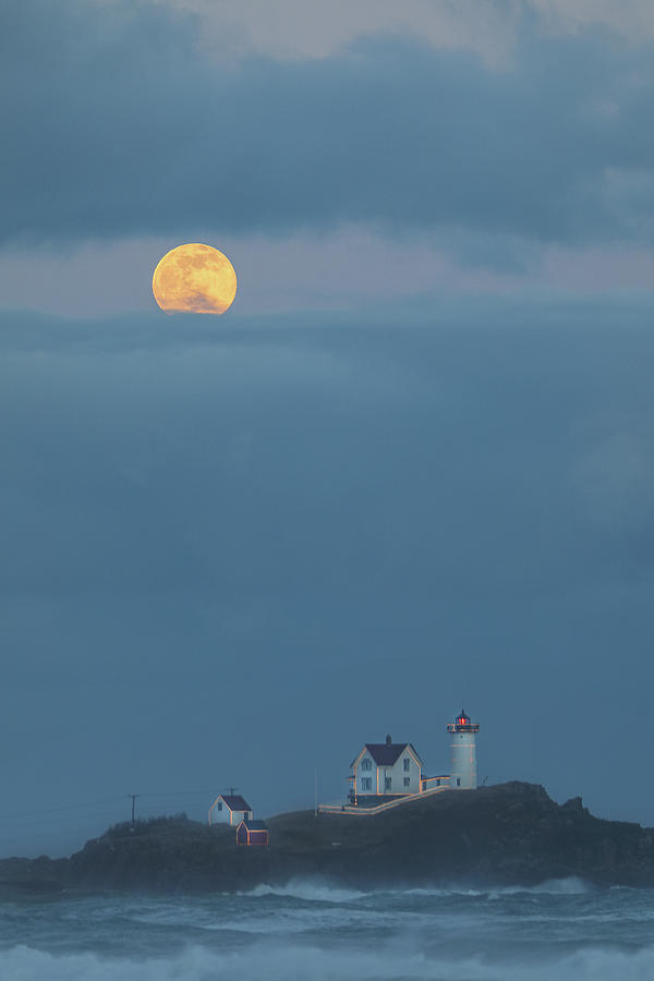 Nubble Lighthouse and Full Moon Rising Photograph by Juergen Roth