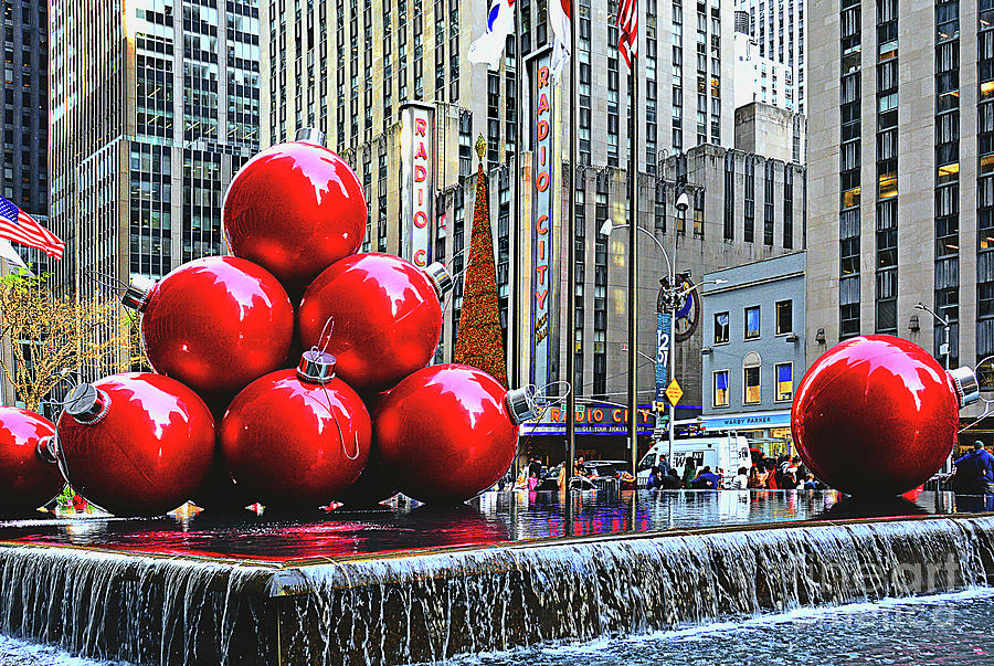 NYC-Great Big Red Holiday Ball Scene Photograph by Regina Geoghan