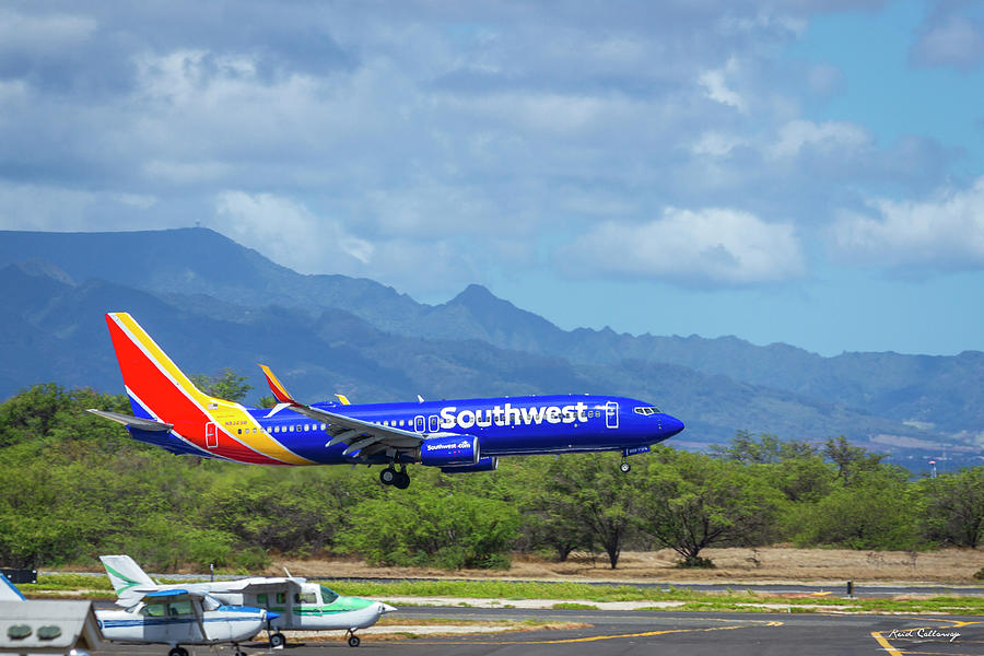 N8329B Southwest Airlines Boeing 737 Landing Daniel K. Inouye International Airport Honolulu Art Photograph by Reid Callaway