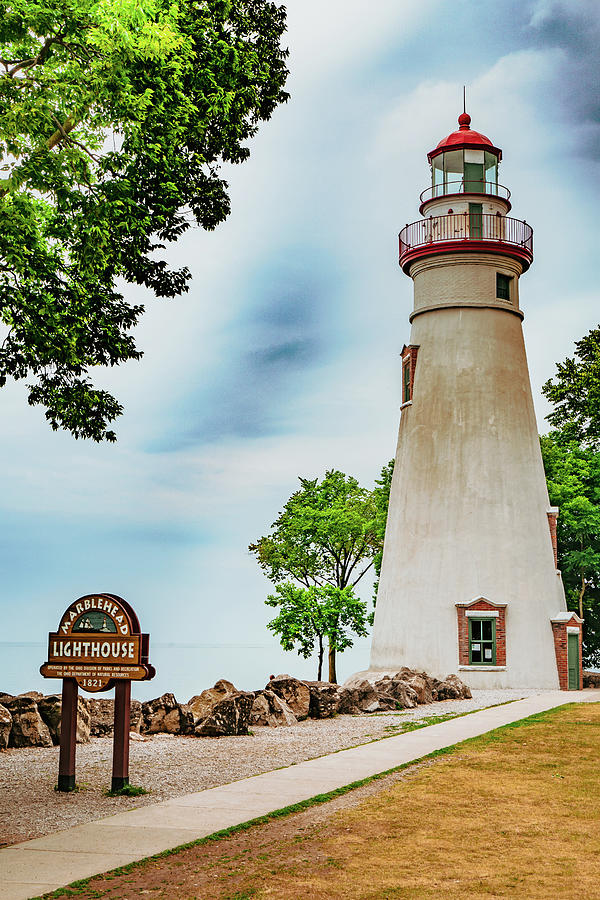 Ohios Marblehead Lighthouse State Park Photograph by Dave Morgan