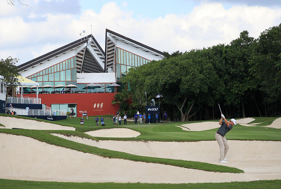 OHL Classic At Mayakoba - Round One Photograph by Cliff Hawkins