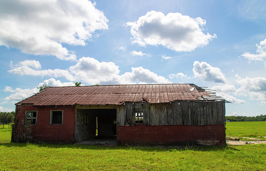 Old Abandoned Barn Photograph by Dart Humeston
