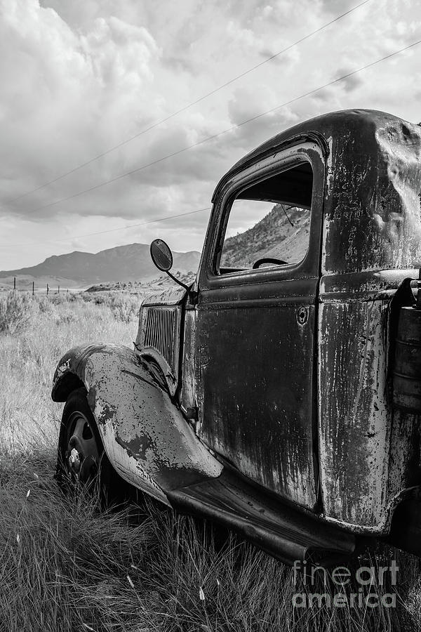 Old Abandoned Truck Montana Photograph by Edward Fielding