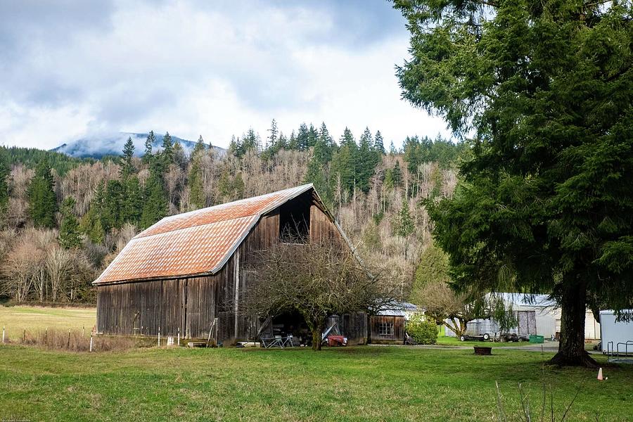Old Barn at Challenger Crossing Photograph by Tom Cochran