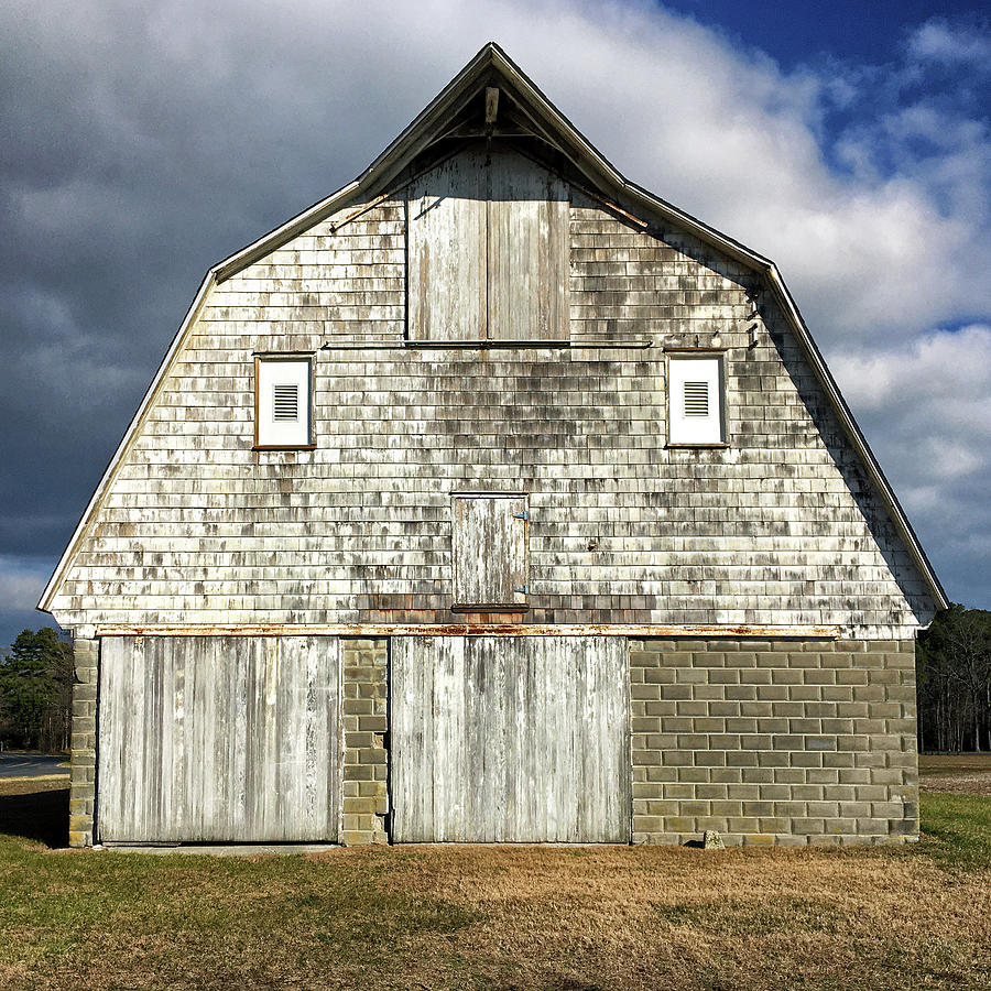 Barn Photograph - Old Barn Facade in Sussex County by Bill Swartwout