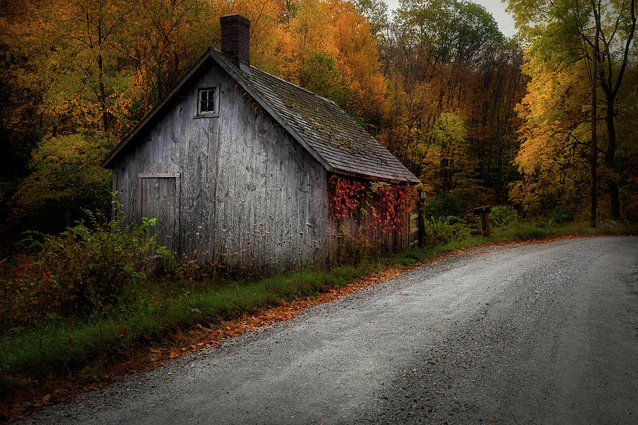 Old Country Road Barn Photograph by Bill Wakeley