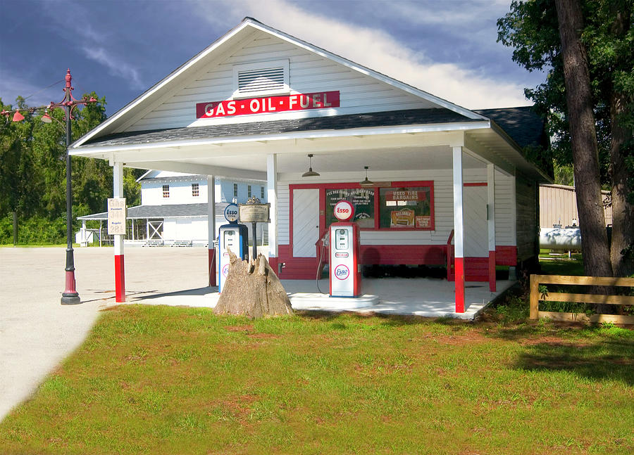 Old Esso Service Station Photograph by Bob Pardue