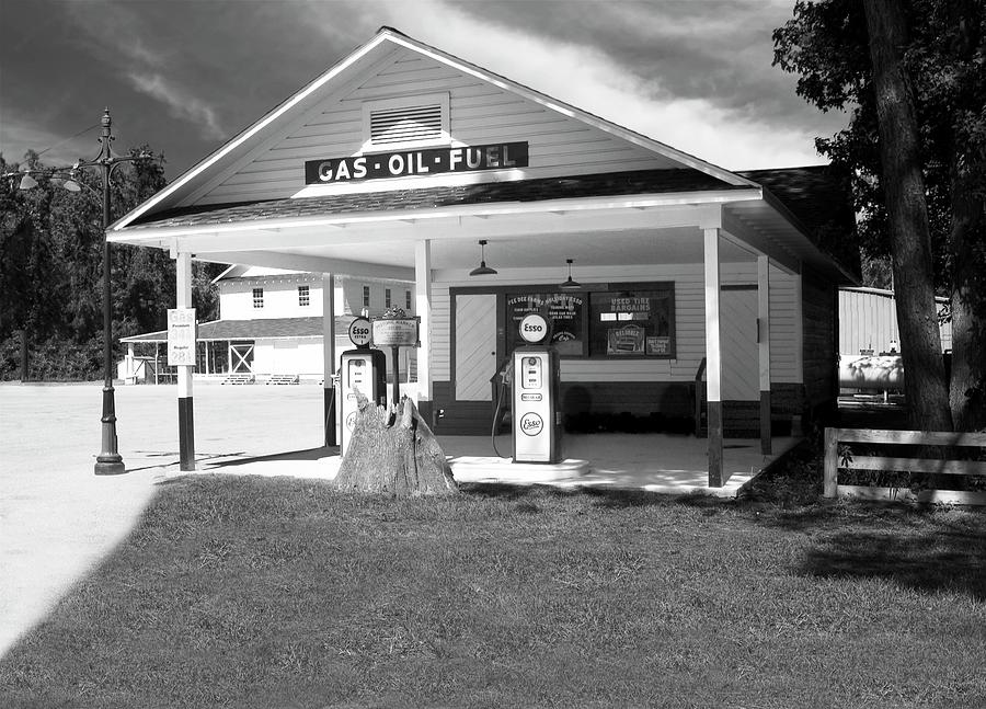 Old Esso Service Station BW Photograph by Bob Pardue