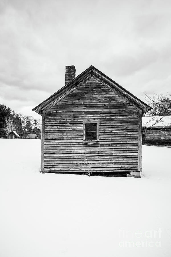 Old Farmhouse in the Snow Photograph by Edward Fielding