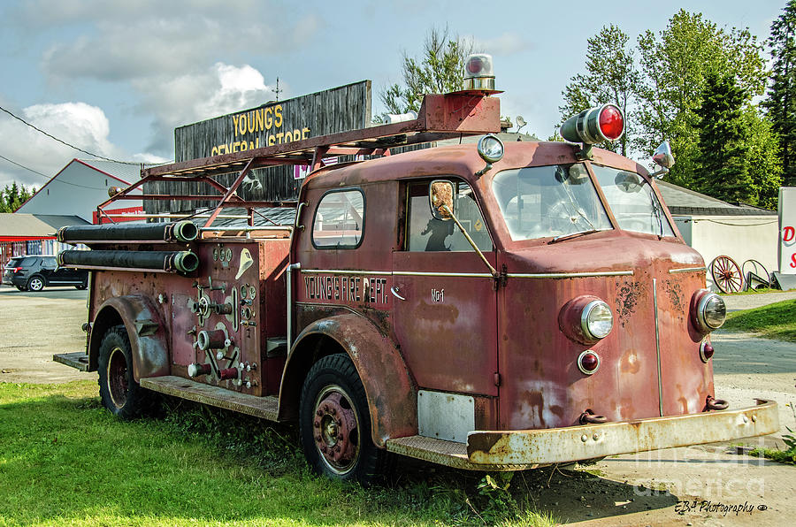 Old Fire Truck Photograph by Elaine Berger